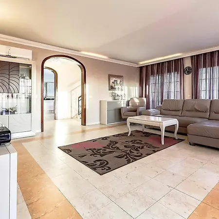 Villa Veronicas *